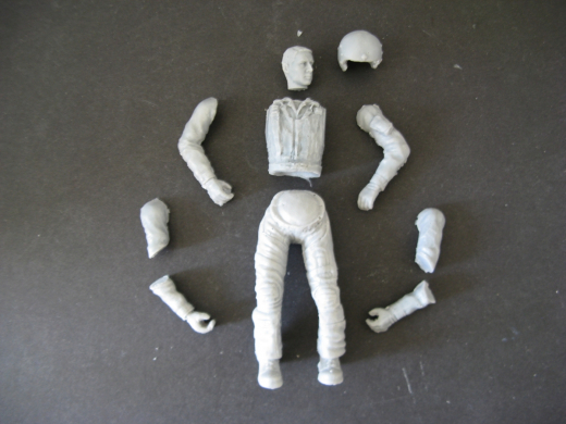 Figur Pilot 03 sitzend 1:18